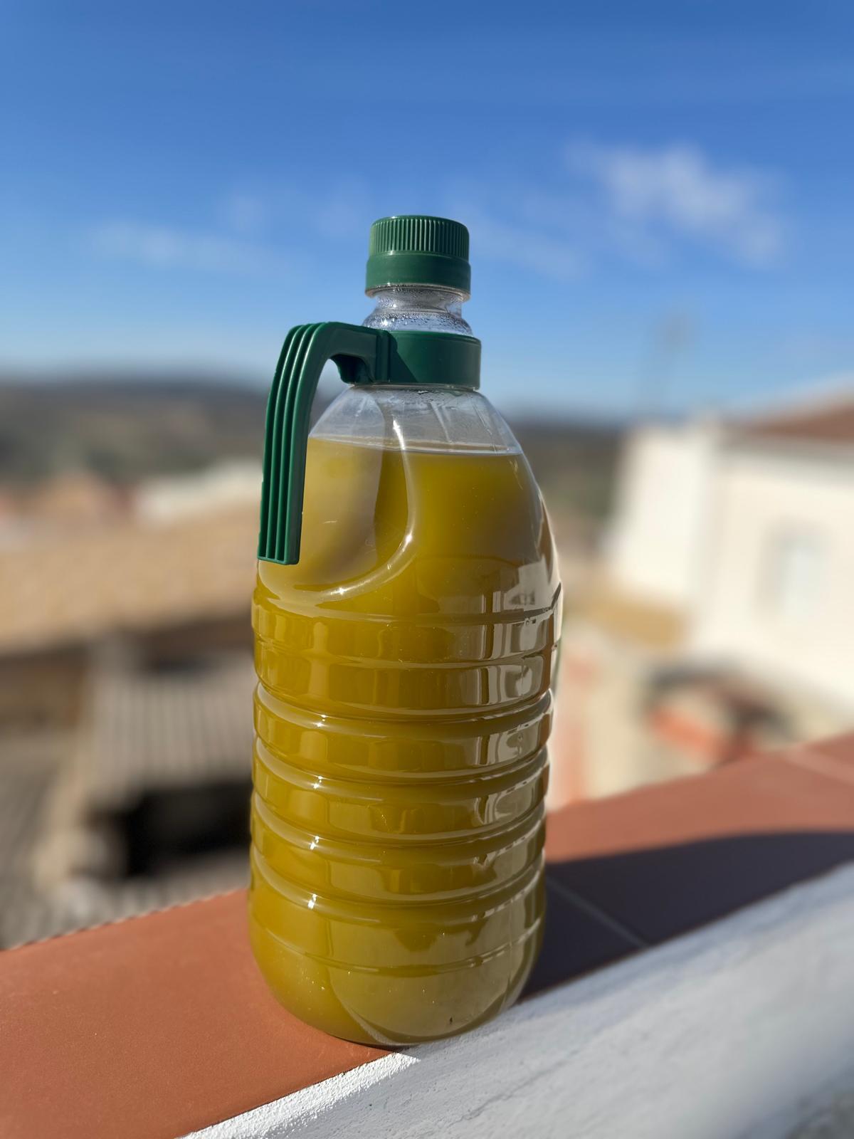 Pack de 3 Garrafas 2L Aceite de Oliva Virgen Extra Picual  – Sin filtrar – Directo de Productor (Málaga)